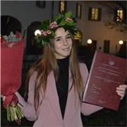 Neolaureata in lingue offre lezioni private d'inglese a bambini, ragazzi e adulti.